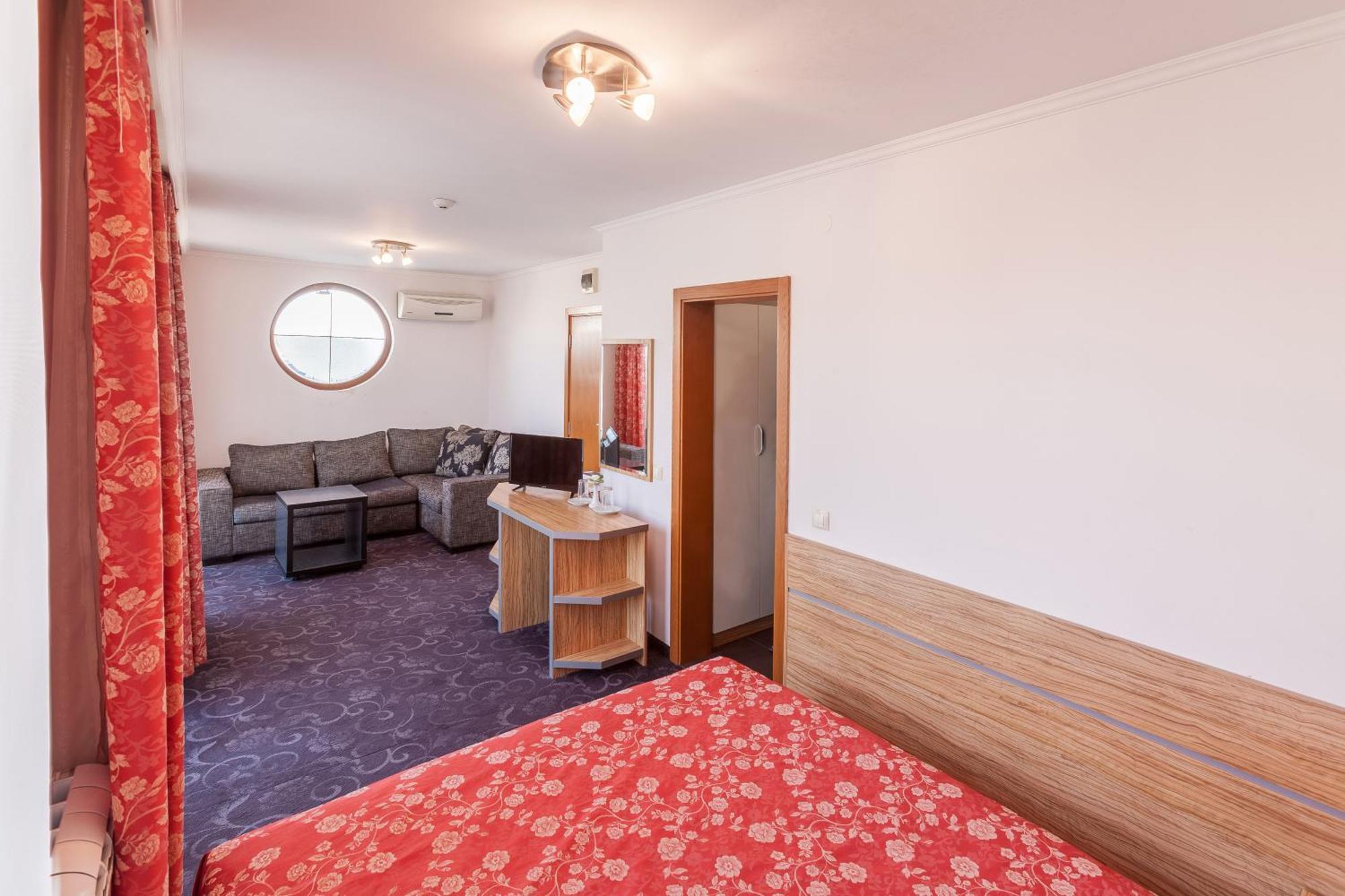 Semeen Hotel Opera Burgas Room photo