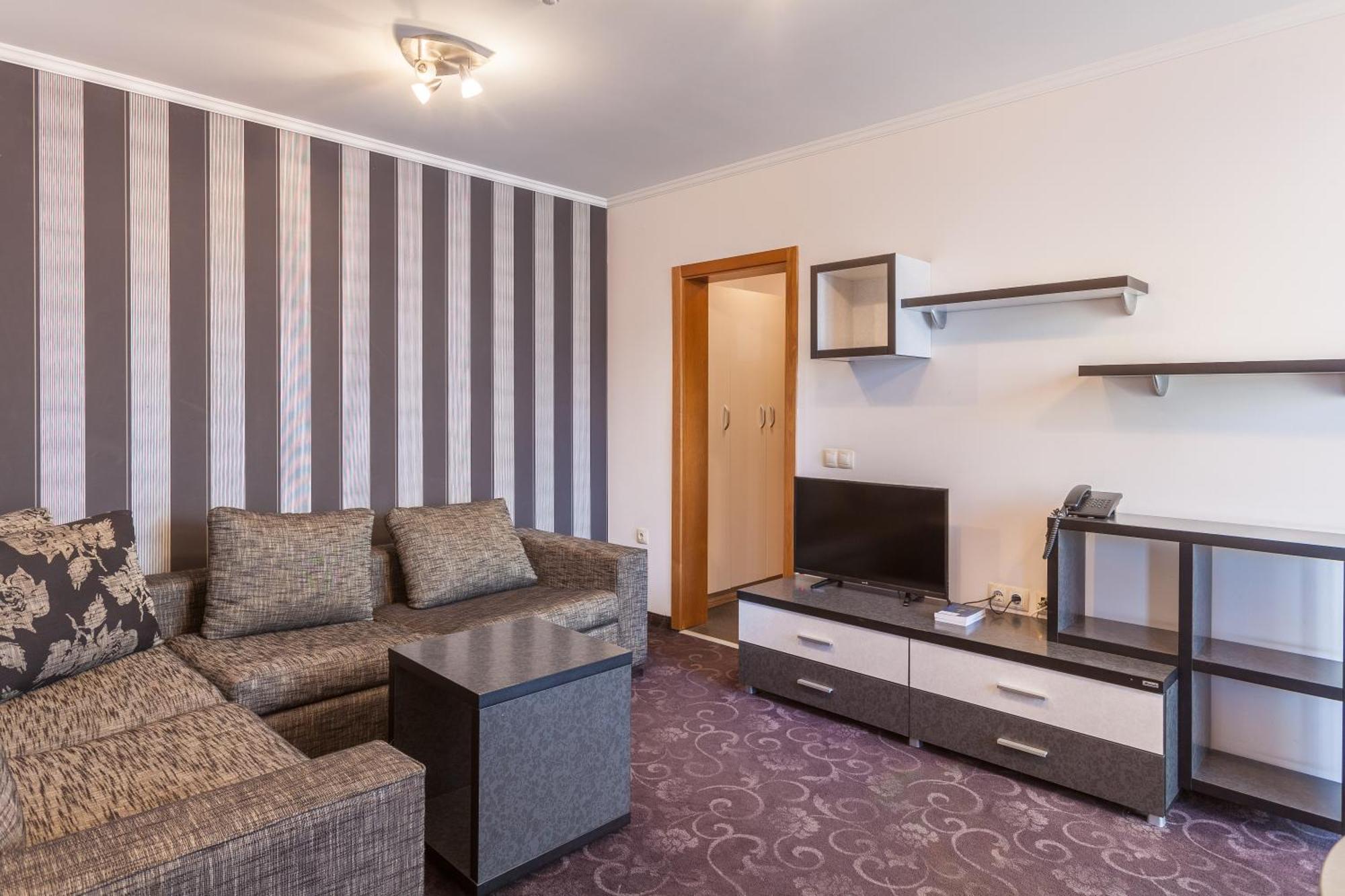 Semeen Hotel Opera Burgas Room photo